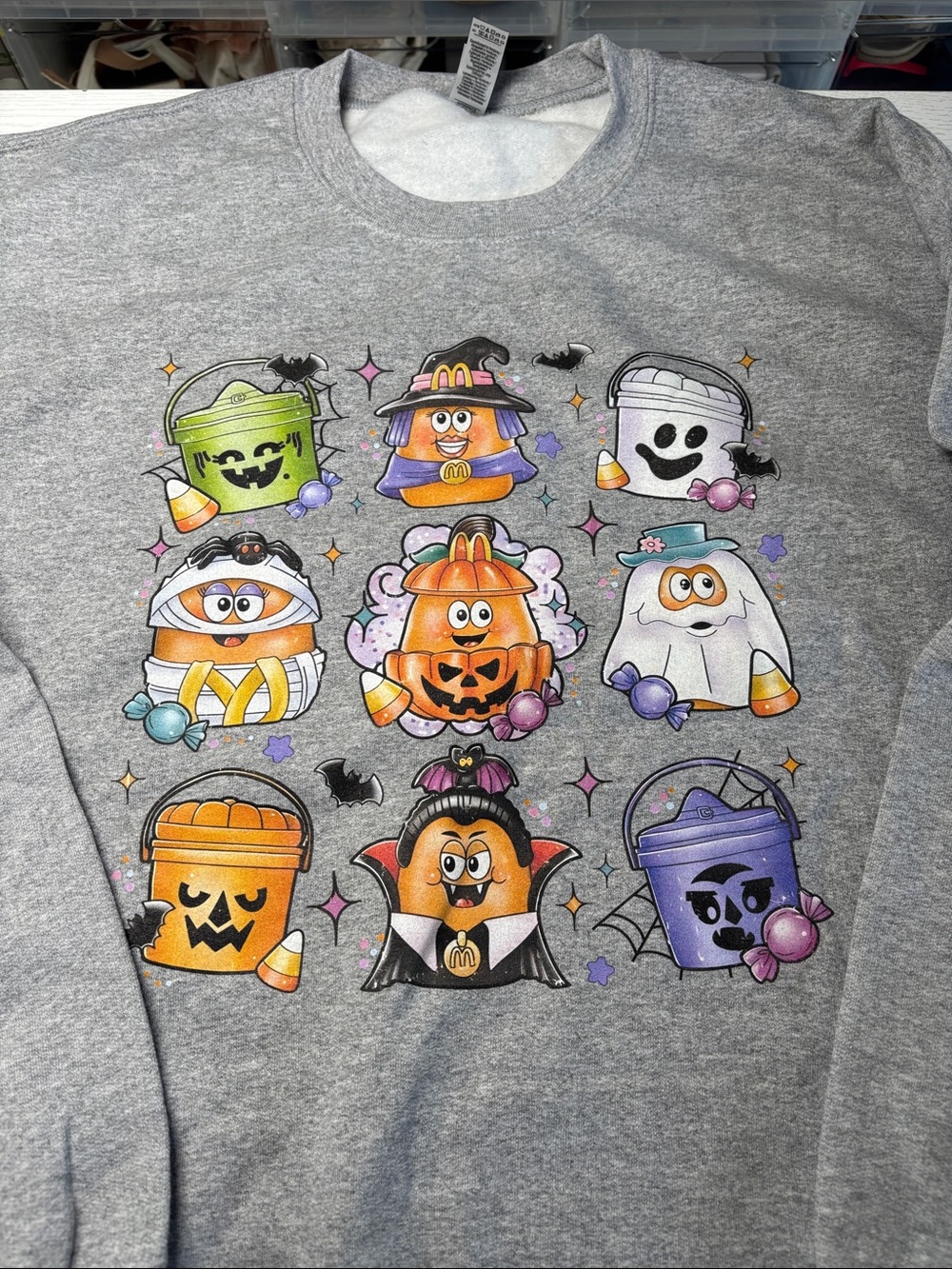 Gildan Gray Halloween Graphic Sweatshirt with Colorful Candy Bucket XL